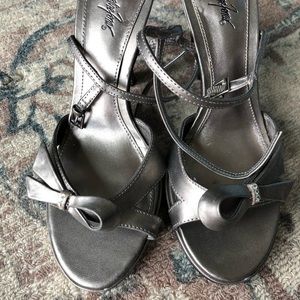 Like new heel- perfect for a wedding